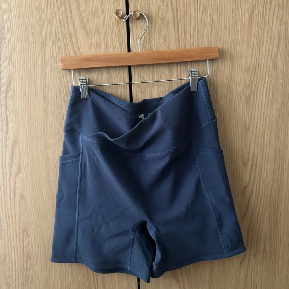 POPFLEX Crisscross biker shorts - Picture 4 of 4